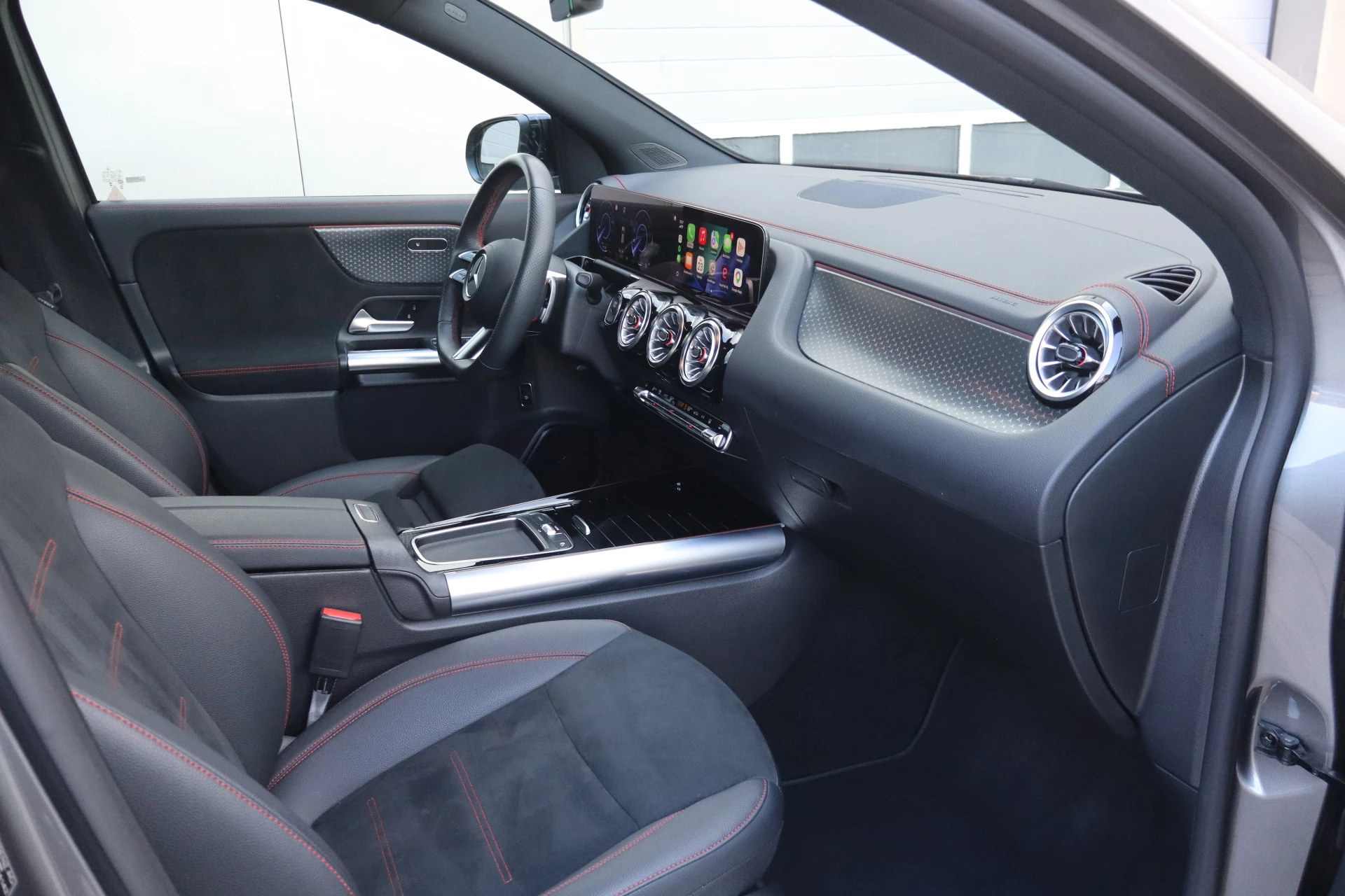 Hoofdafbeelding Mercedes-Benz EQA