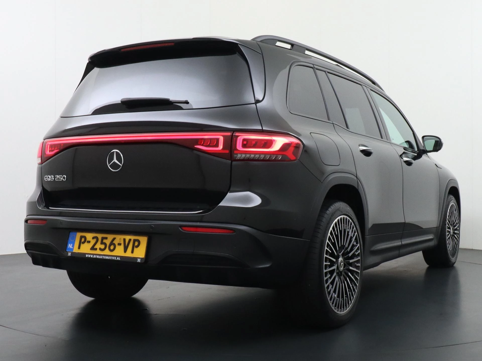 Hoofdafbeelding Mercedes-Benz EQB