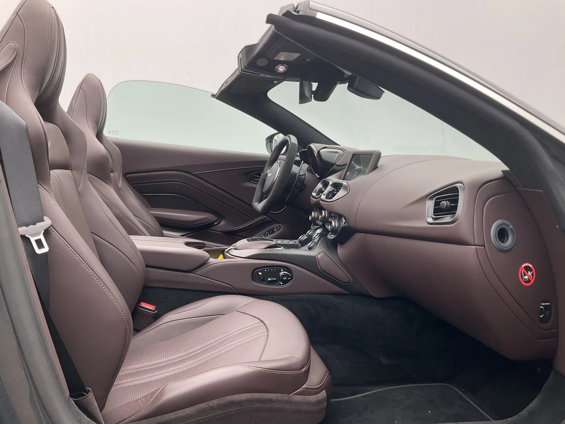 Hoofdafbeelding Aston Martin V8 Vantage