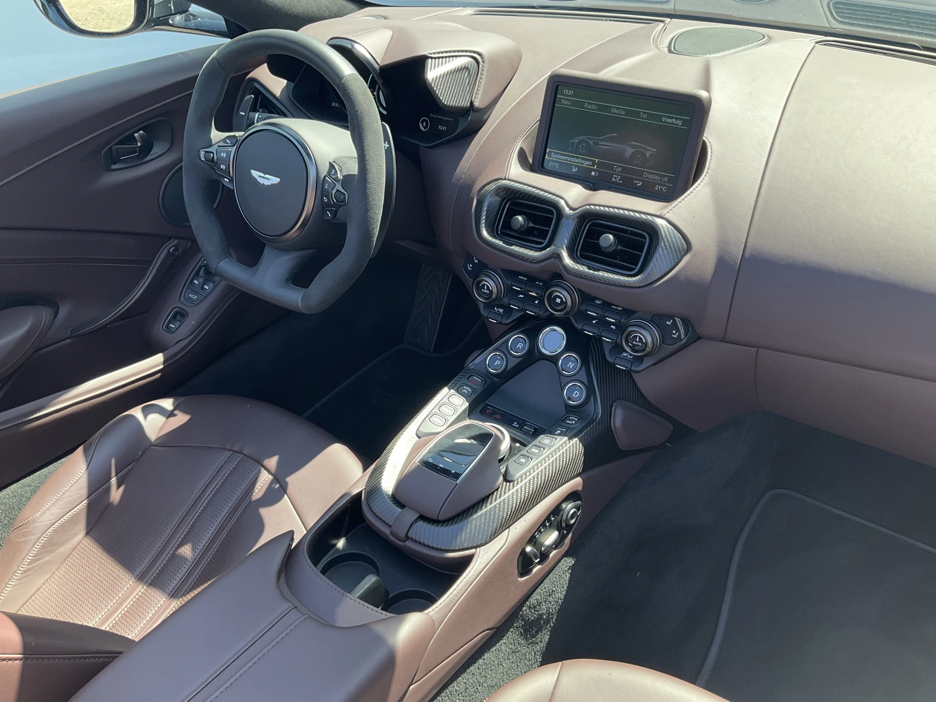 Hoofdafbeelding Aston Martin V8 Vantage