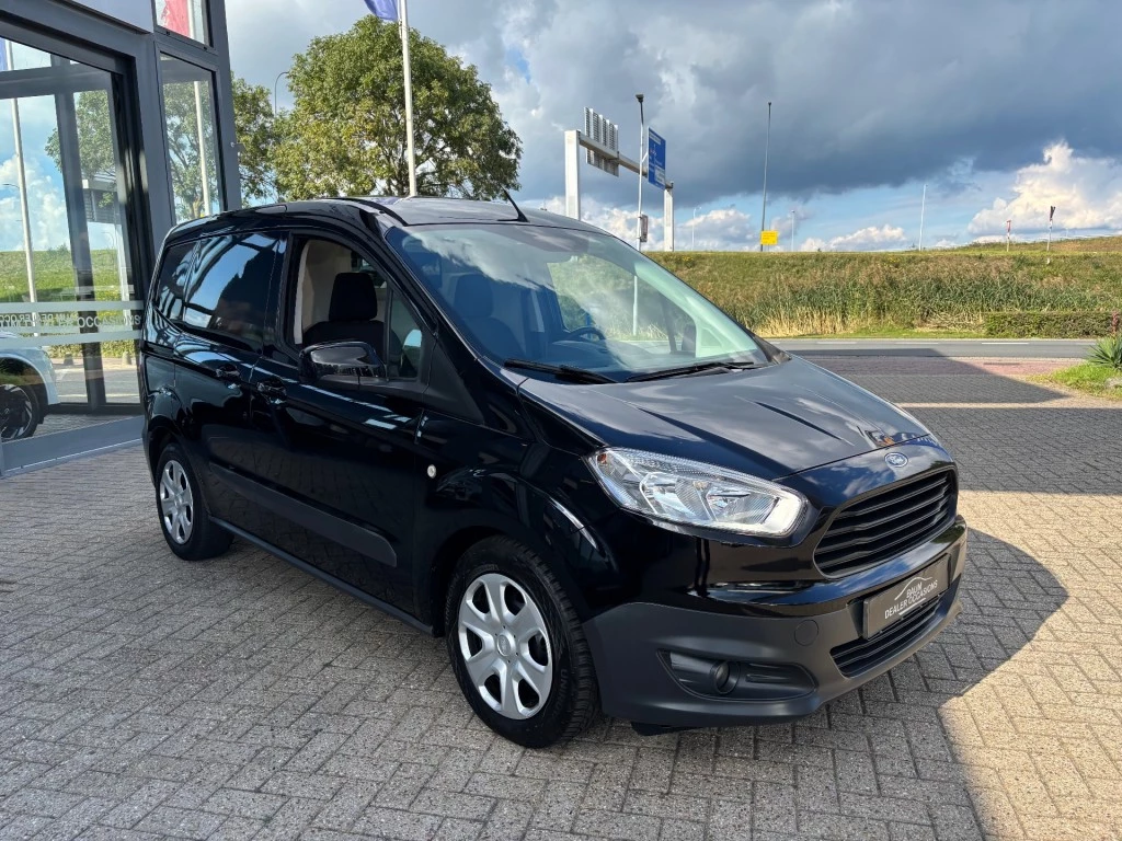 Hoofdafbeelding Ford Transit Courier