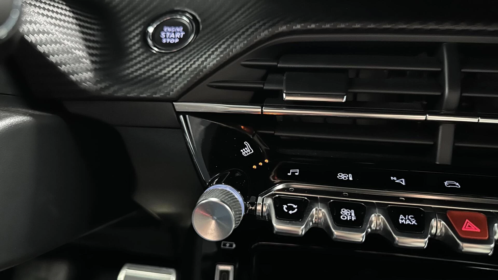 Hoofdafbeelding Peugeot e-2008