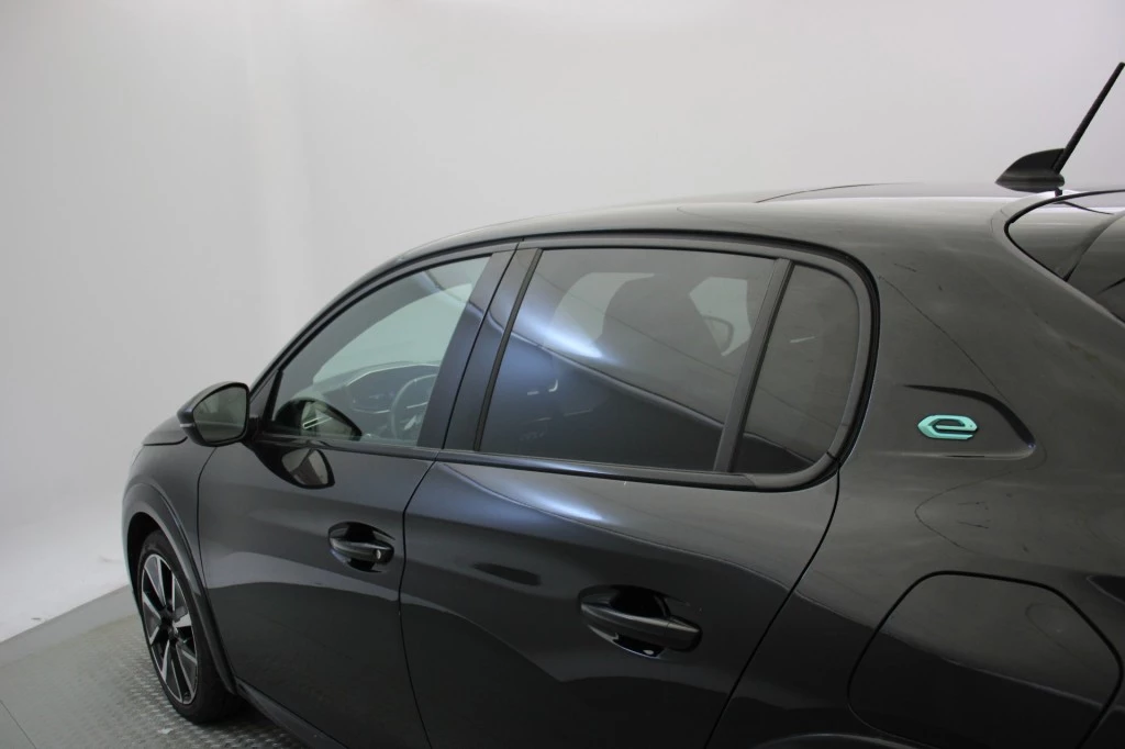 Hoofdafbeelding Peugeot e-208