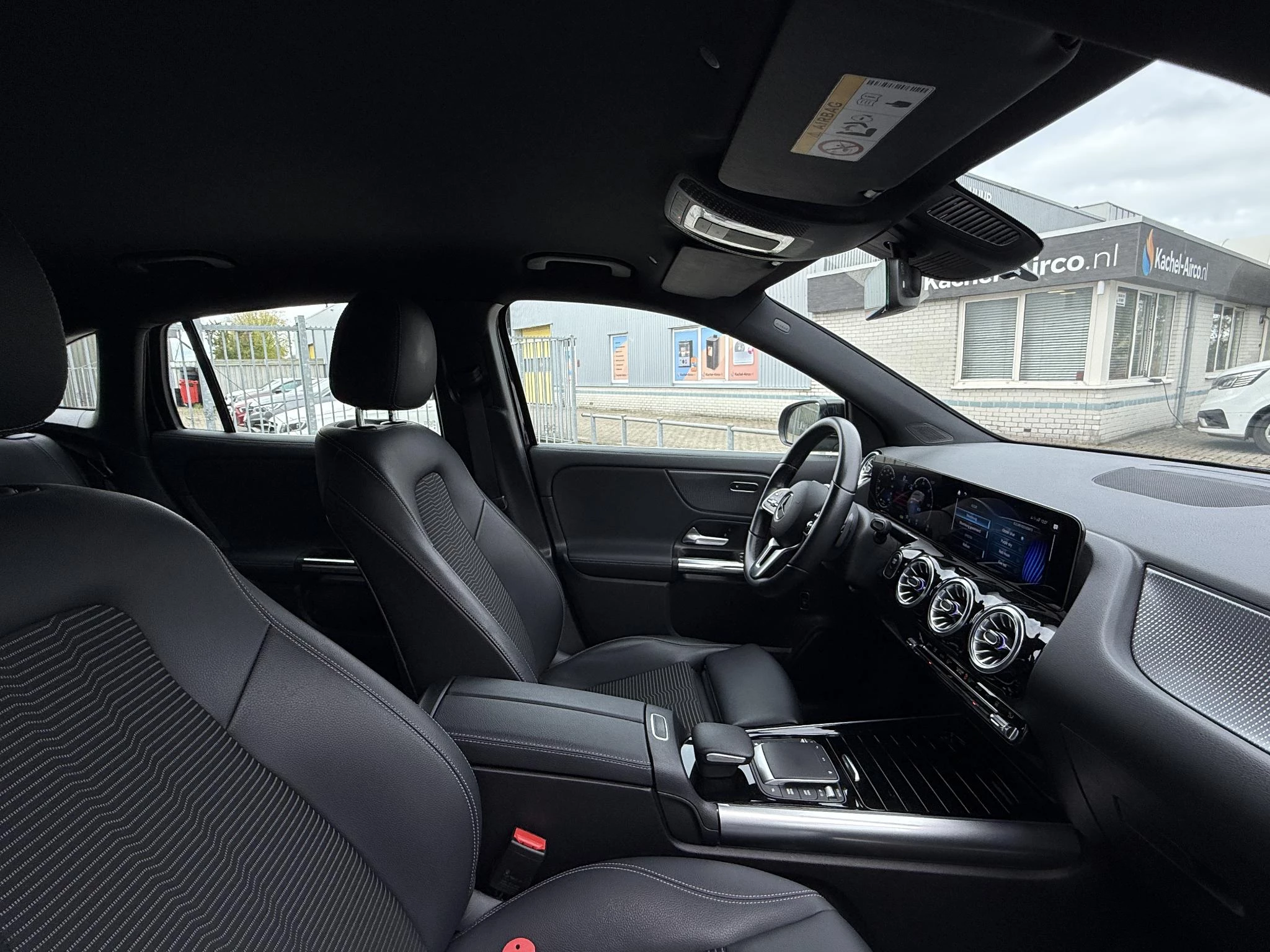 Hoofdafbeelding Mercedes-Benz EQA