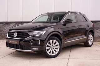 Hoofdafbeelding Volkswagen T-Roc Volkswagen T-Roc 1.5 TSI Sport | LED | Trekhaak | Carplay | Camera | PDC 
