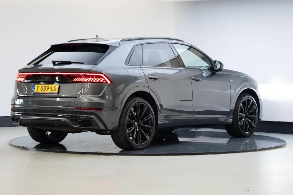 Hoofdafbeelding Audi Q8
