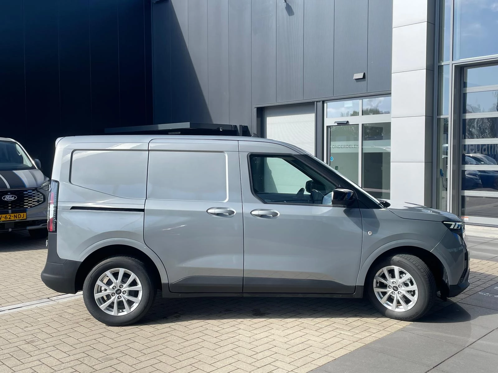 Hoofdafbeelding Ford Transit Courier