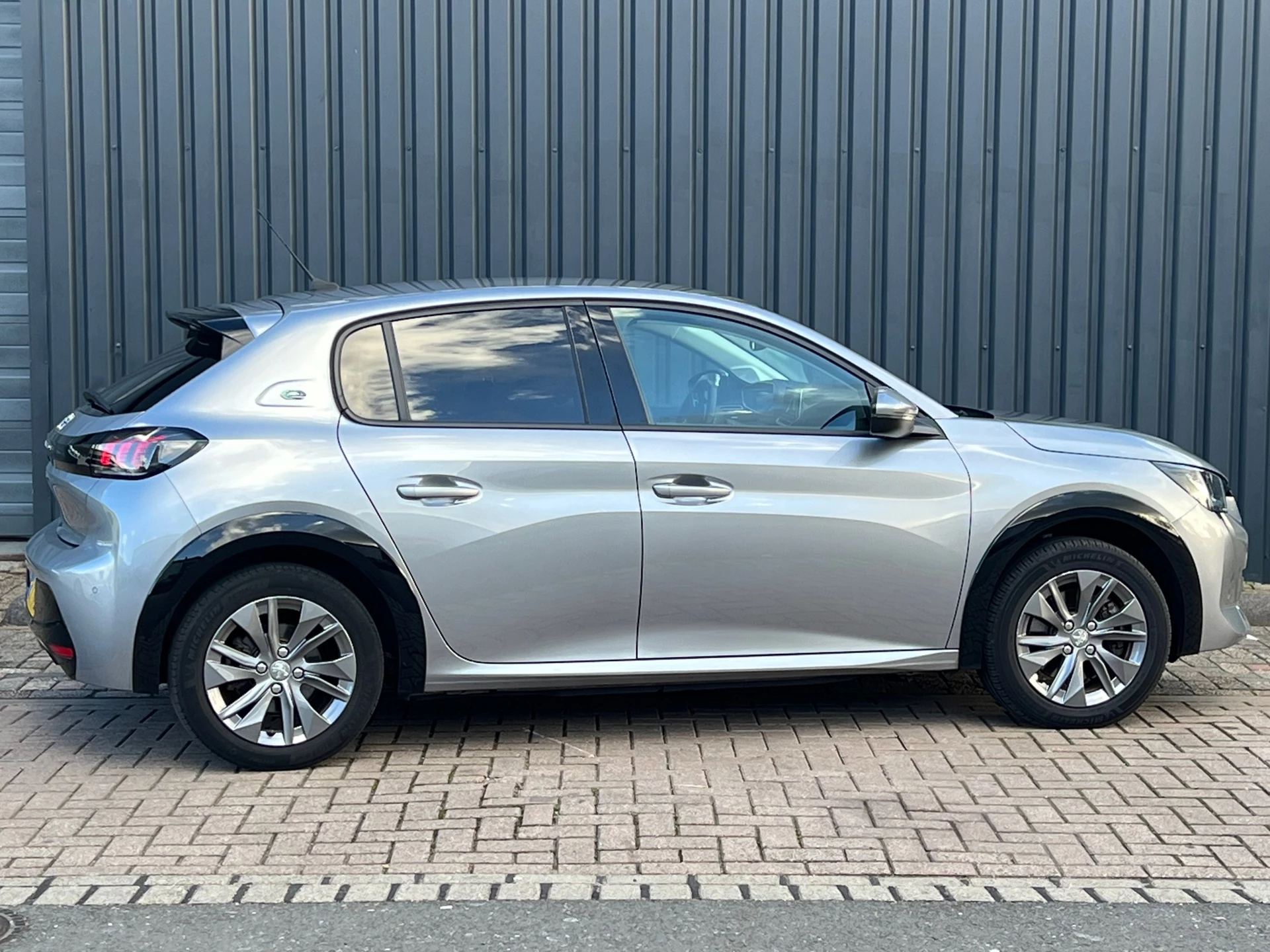 Hoofdafbeelding Peugeot e-208