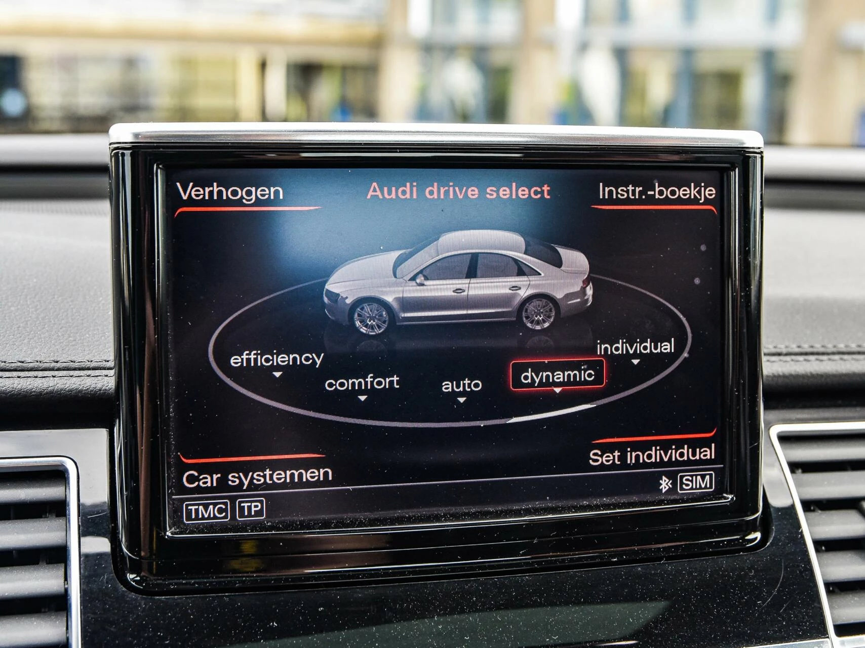 Hoofdafbeelding Audi A8