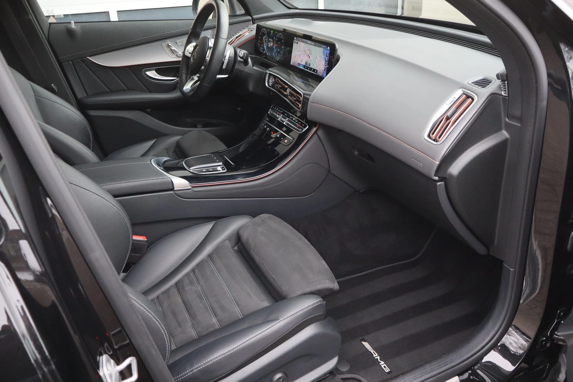 Hoofdafbeelding Mercedes-Benz EQC