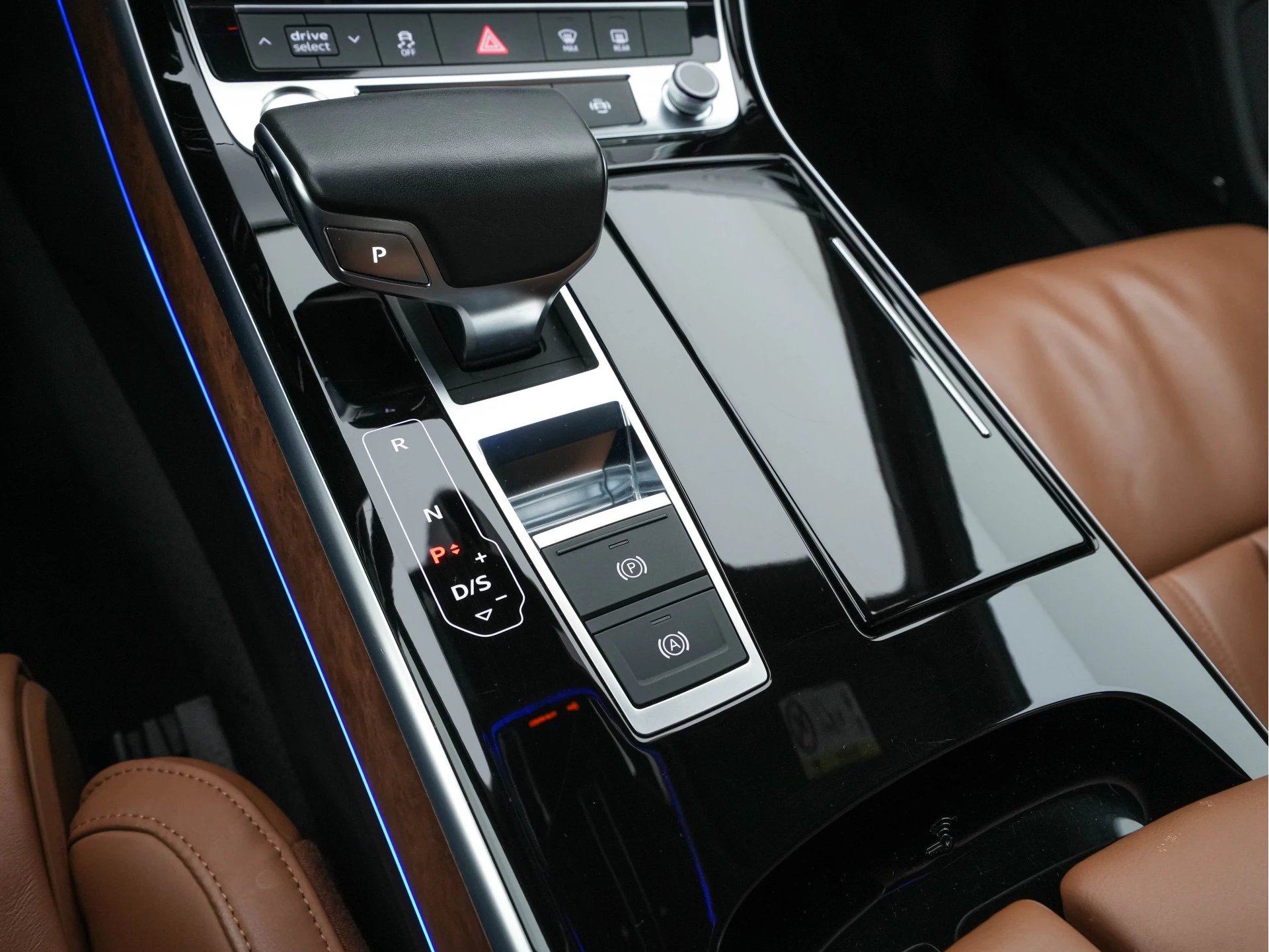 Hoofdafbeelding Audi A8