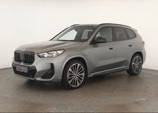 BMW X1 xDrive30e M-SPORT ** MATRIX, NAVI+, PANORAMA, HuD, LEDER, 20-Iinch LMV ** 1E EIG - UNFALLFREI ** ** INFORMEER OOK NAAR ONZE AANTREKKELIJKE FINANCIAL-LEASE TARIEVEN **