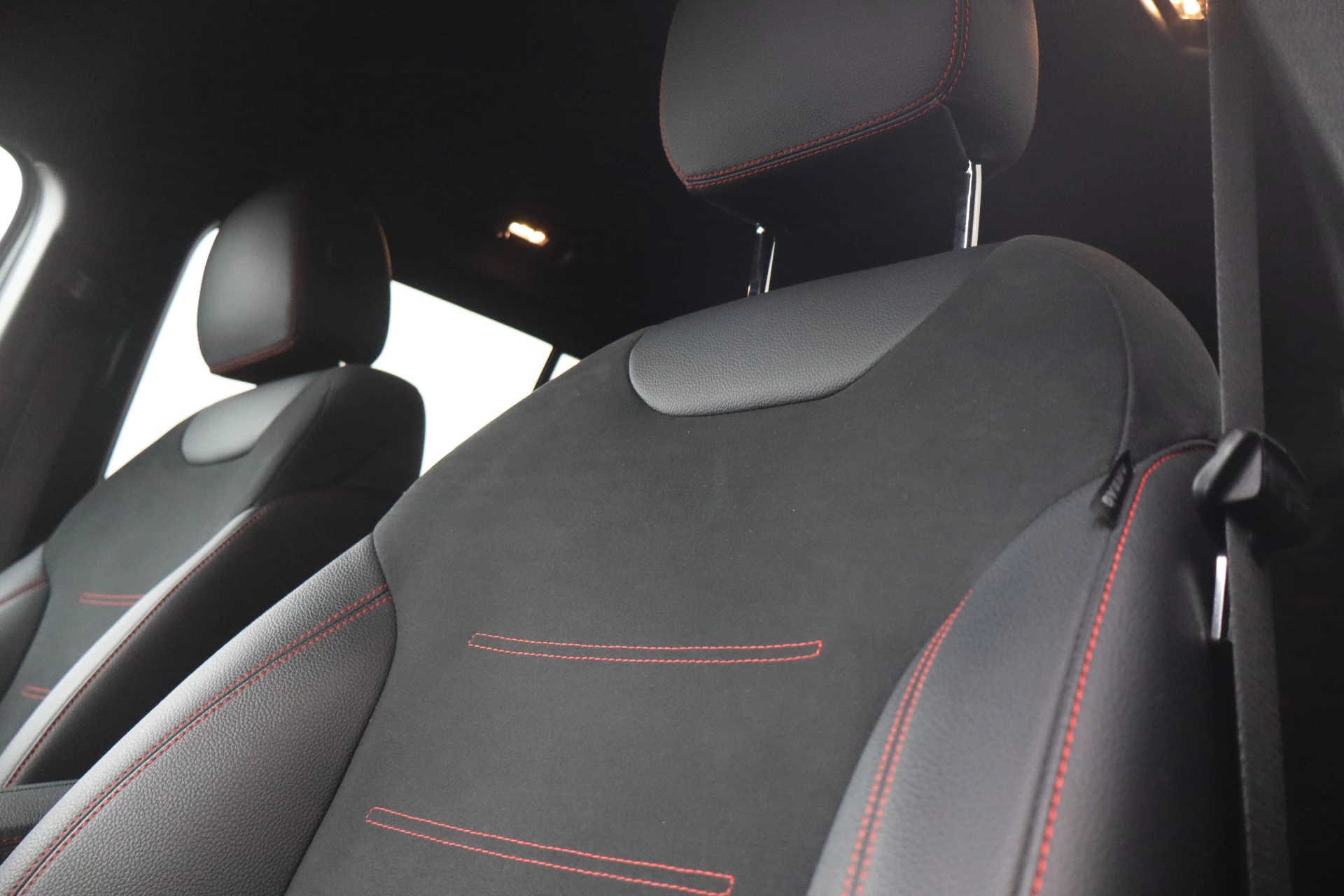 Hoofdafbeelding Mercedes-Benz EQB