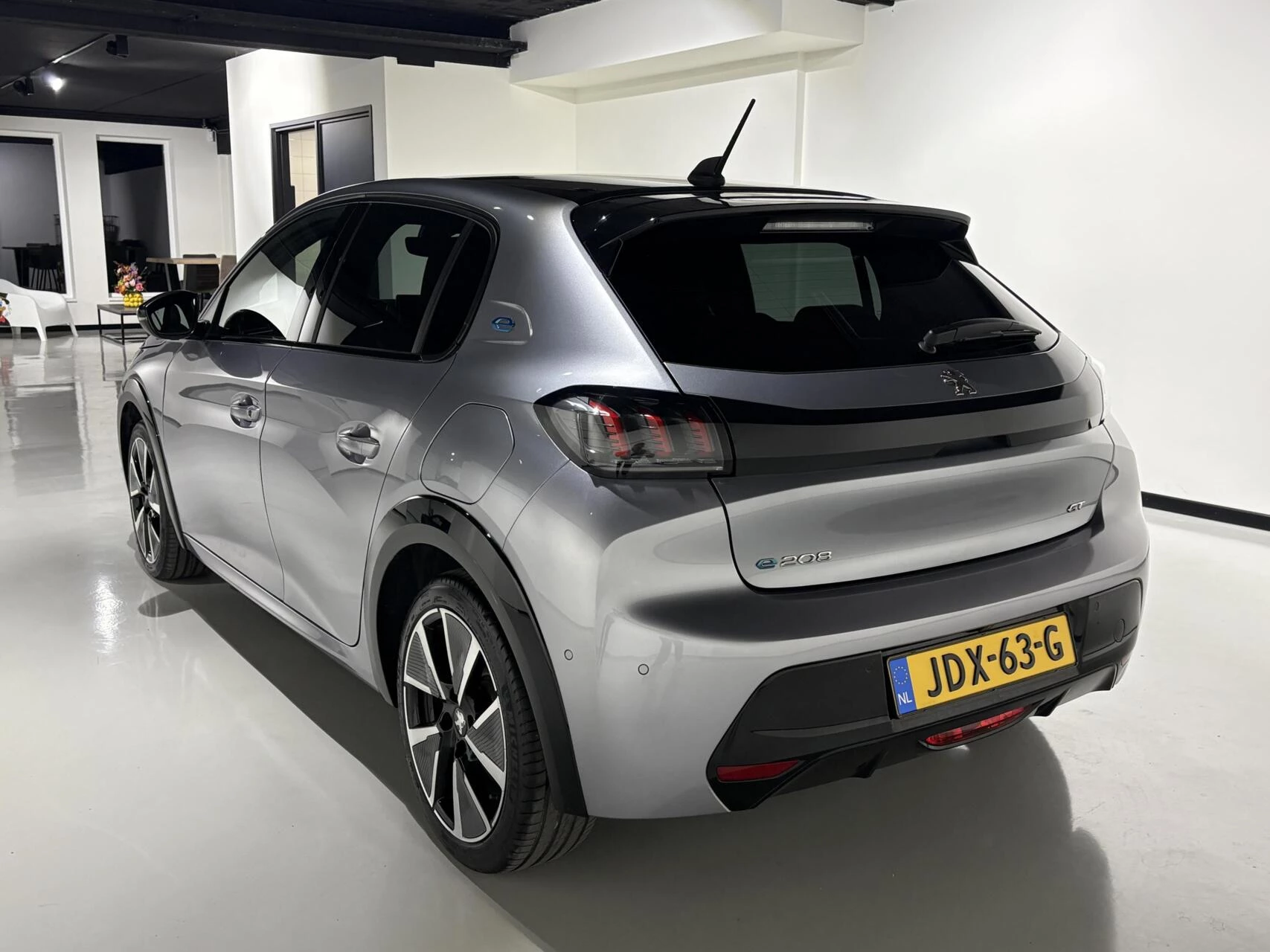 Hoofdafbeelding Peugeot e-208
