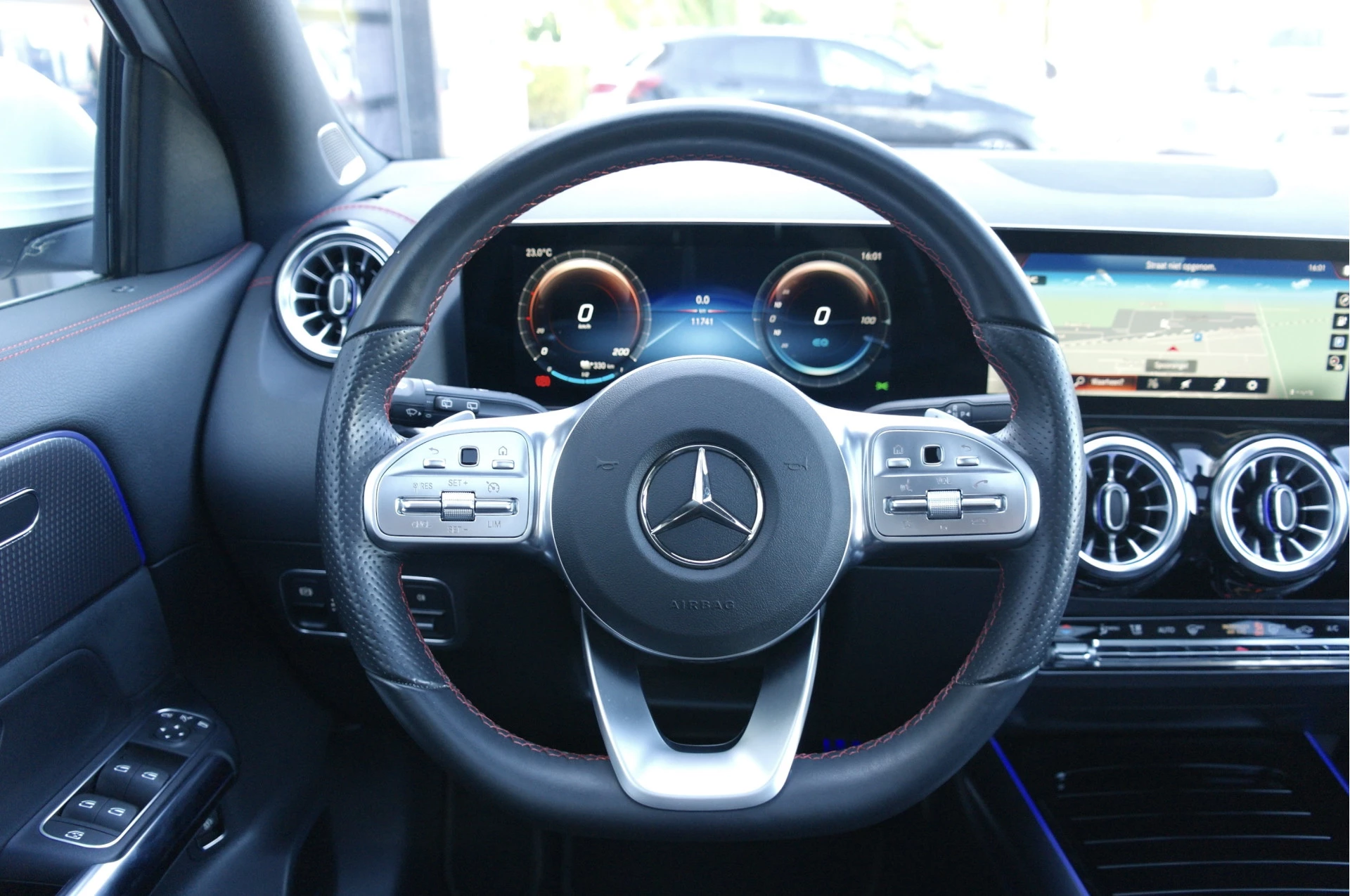 Hoofdafbeelding Mercedes-Benz EQA