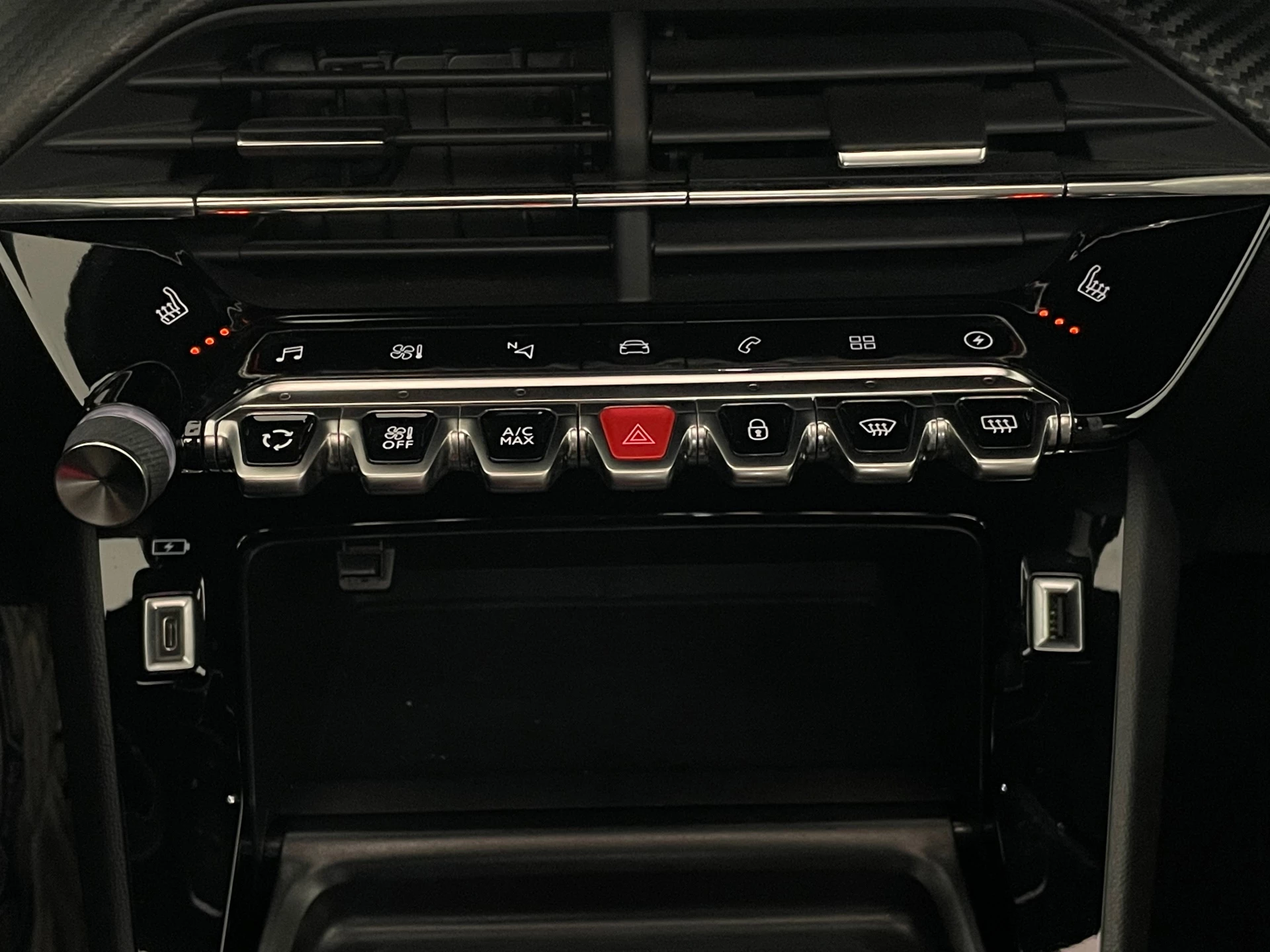 Hoofdafbeelding Peugeot e-2008