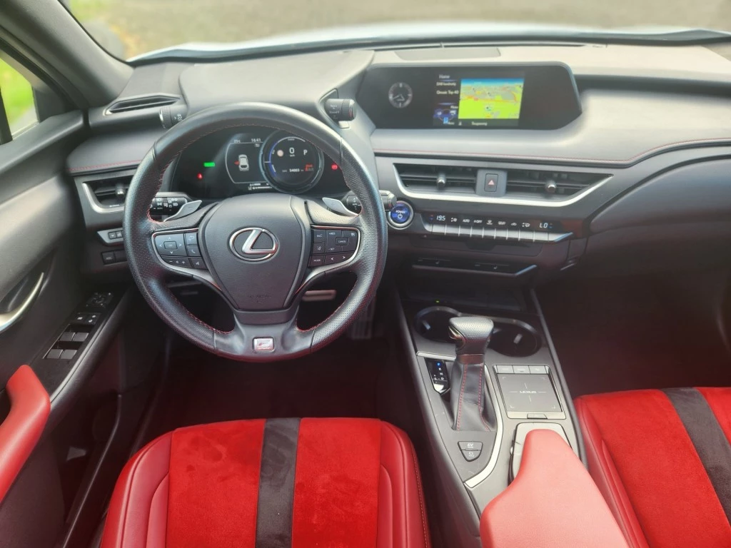 Hoofdafbeelding Lexus UX