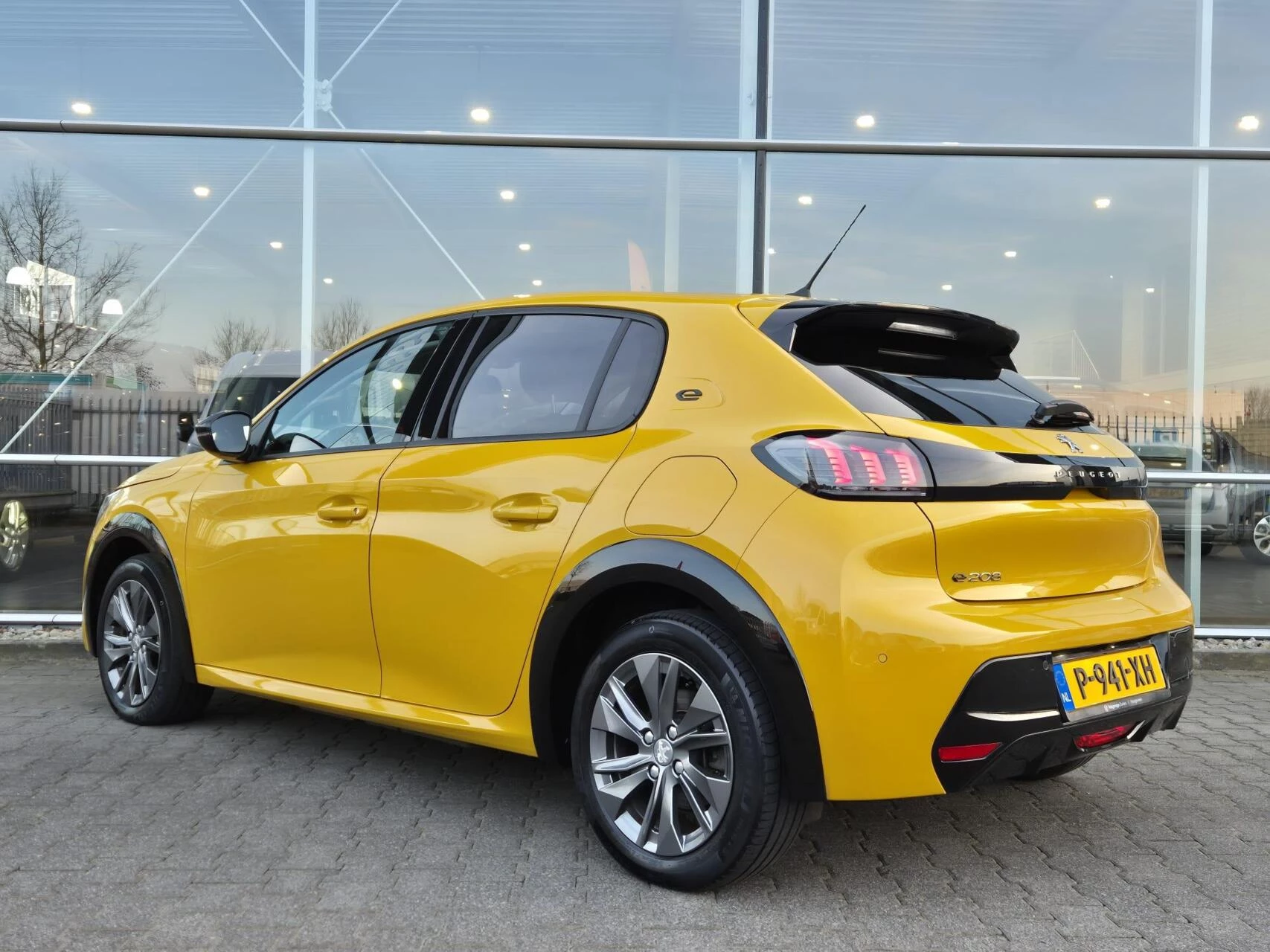 Hoofdafbeelding Peugeot e-208