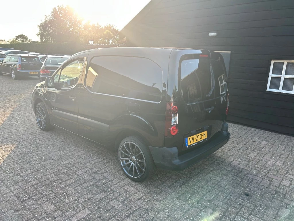 Hoofdafbeelding Peugeot Partner