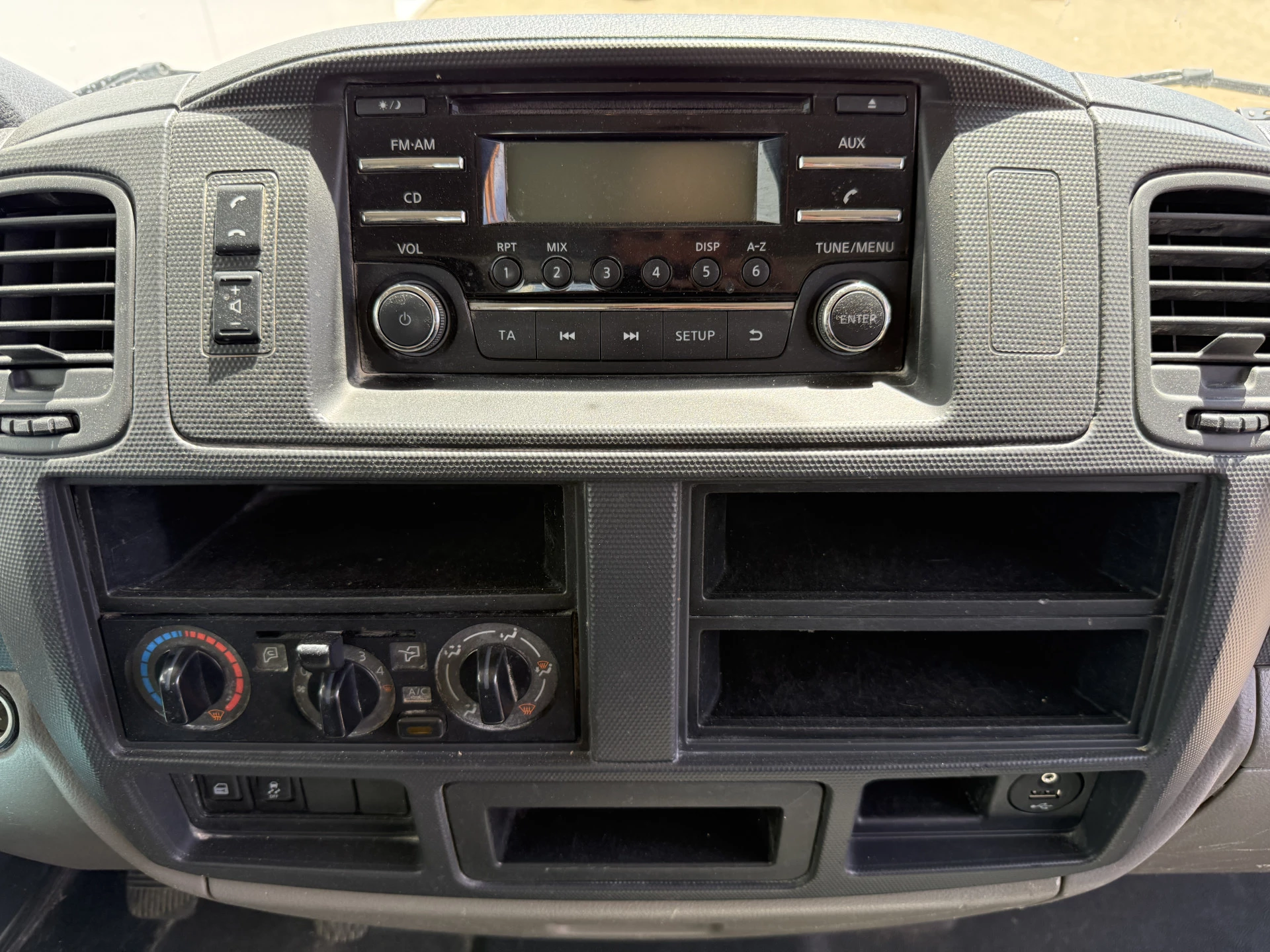 Hoofdafbeelding Nissan NT400