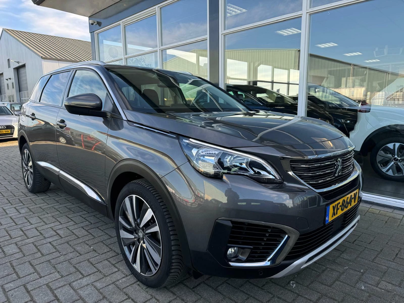 Hoofdafbeelding Peugeot 5008