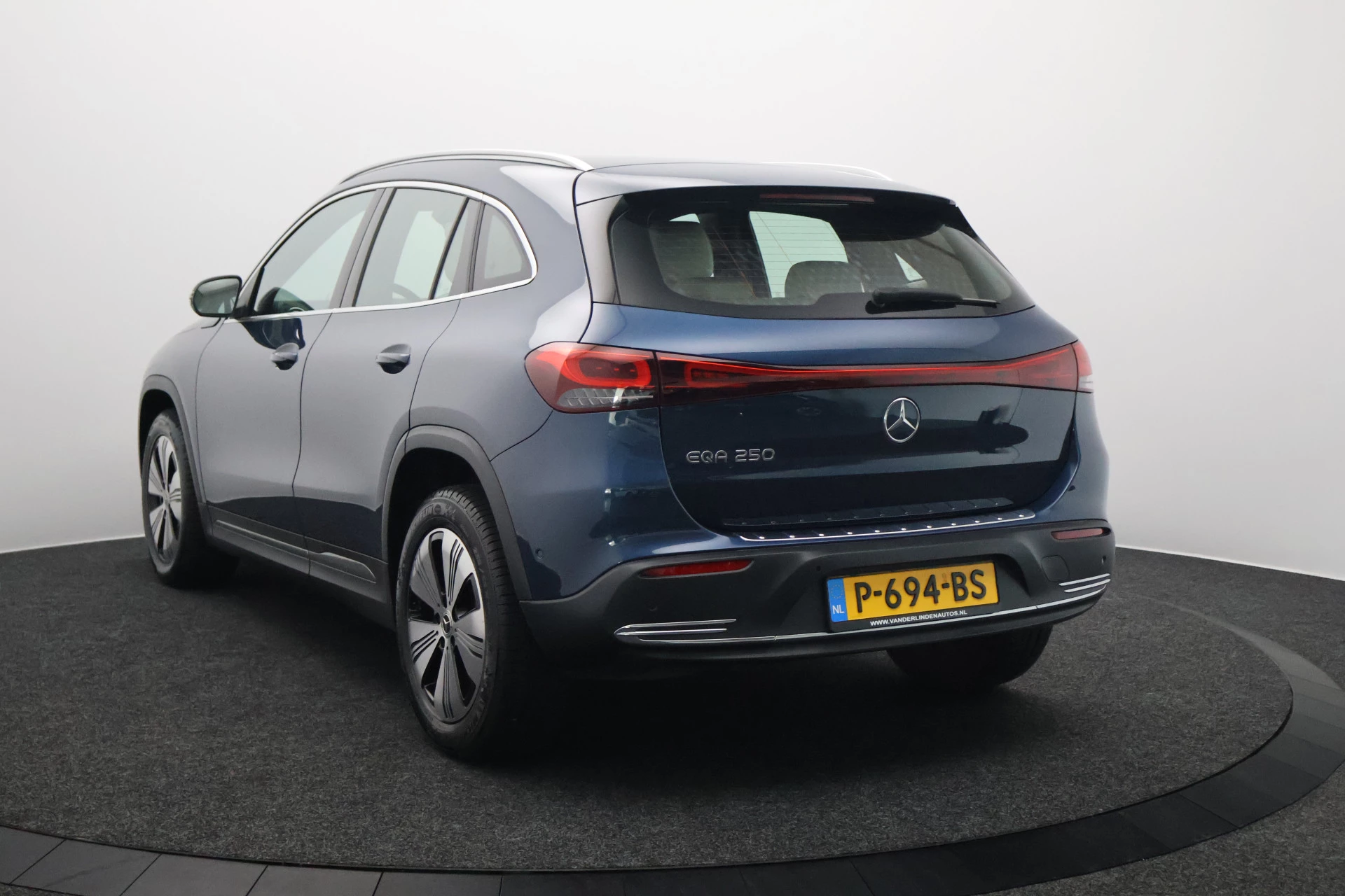 Hoofdafbeelding Mercedes-Benz EQA