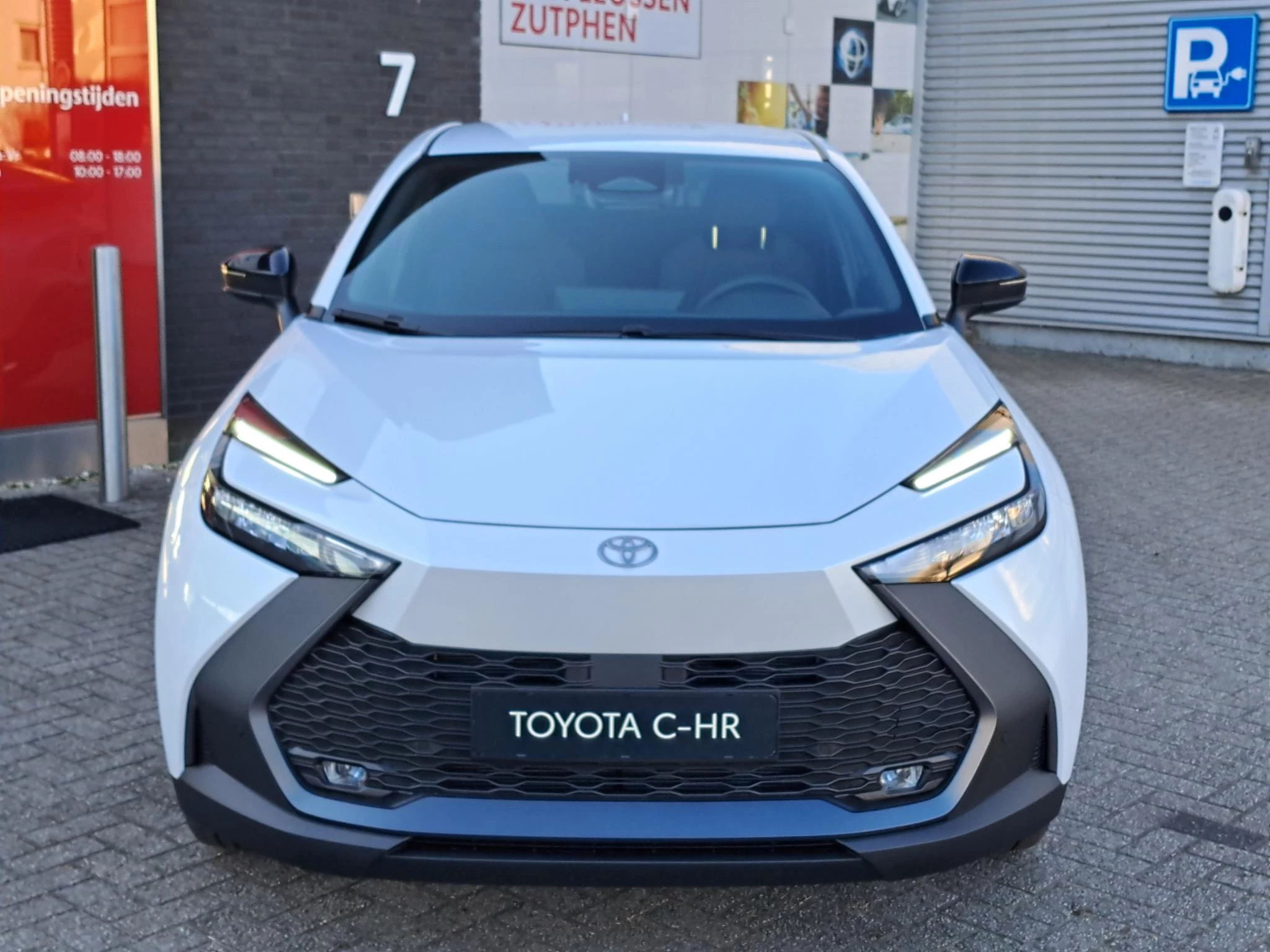 Hoofdafbeelding Toyota C-HR