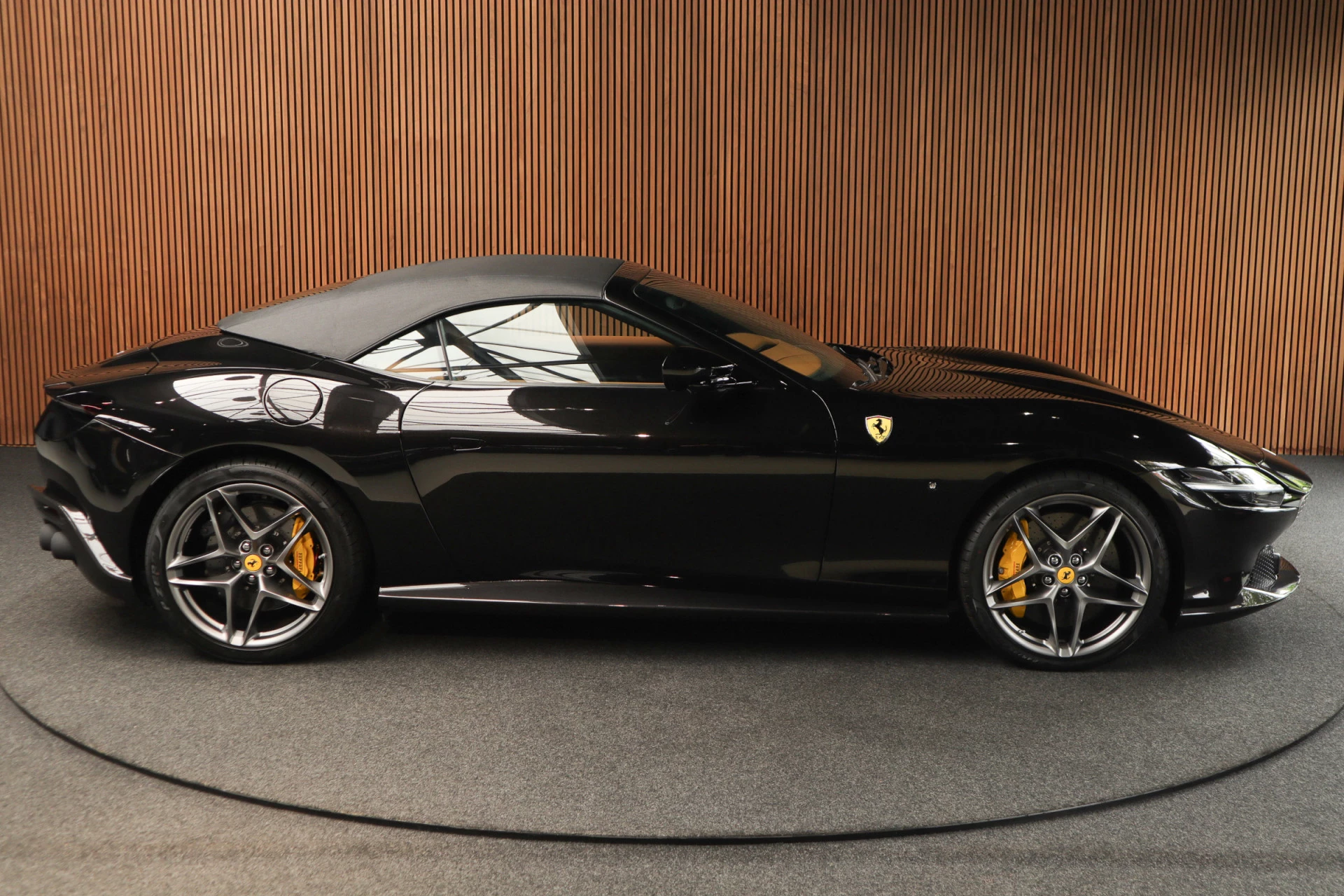 Hoofdafbeelding Ferrari Roma