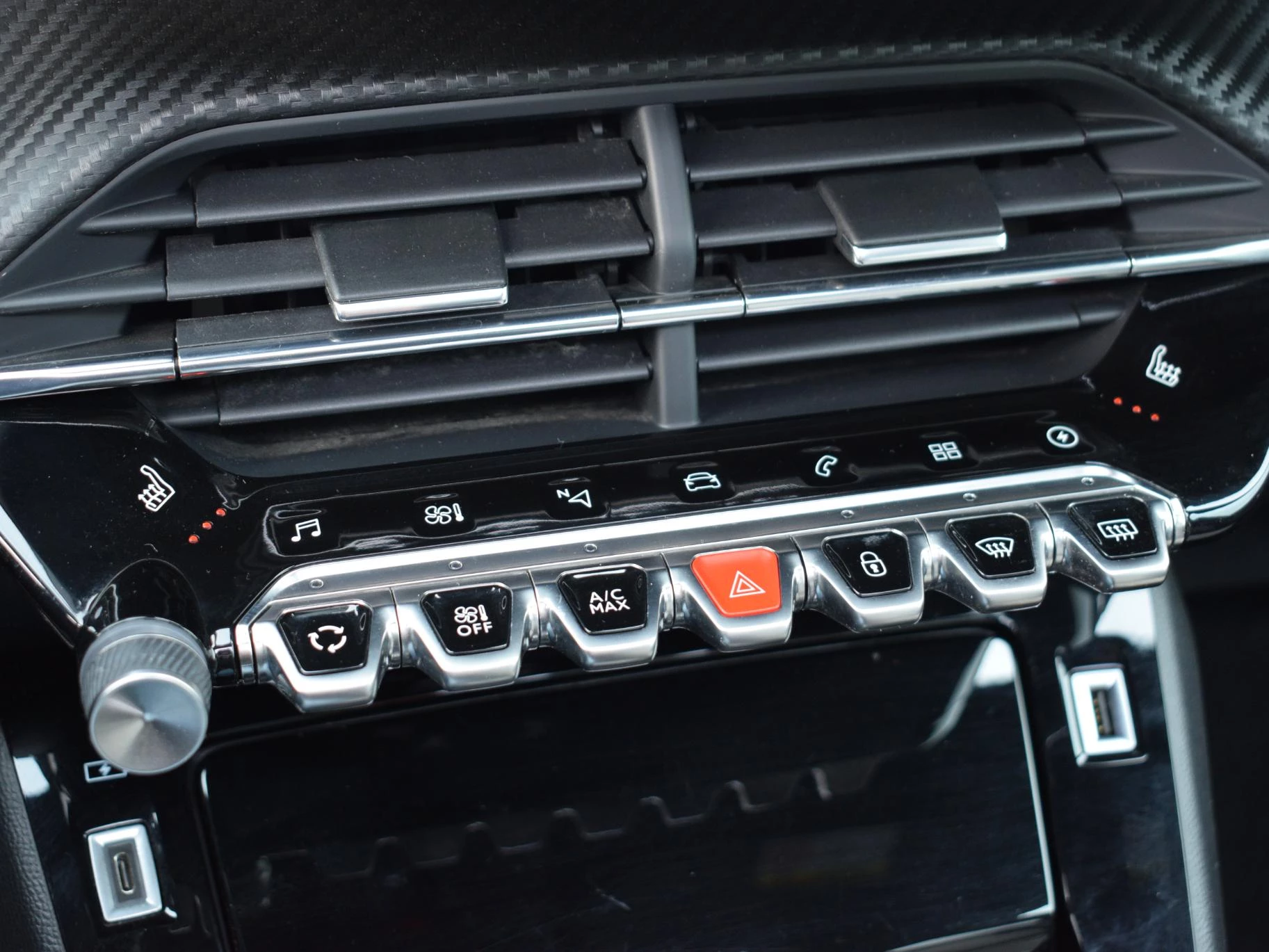 Hoofdafbeelding Peugeot e-2008