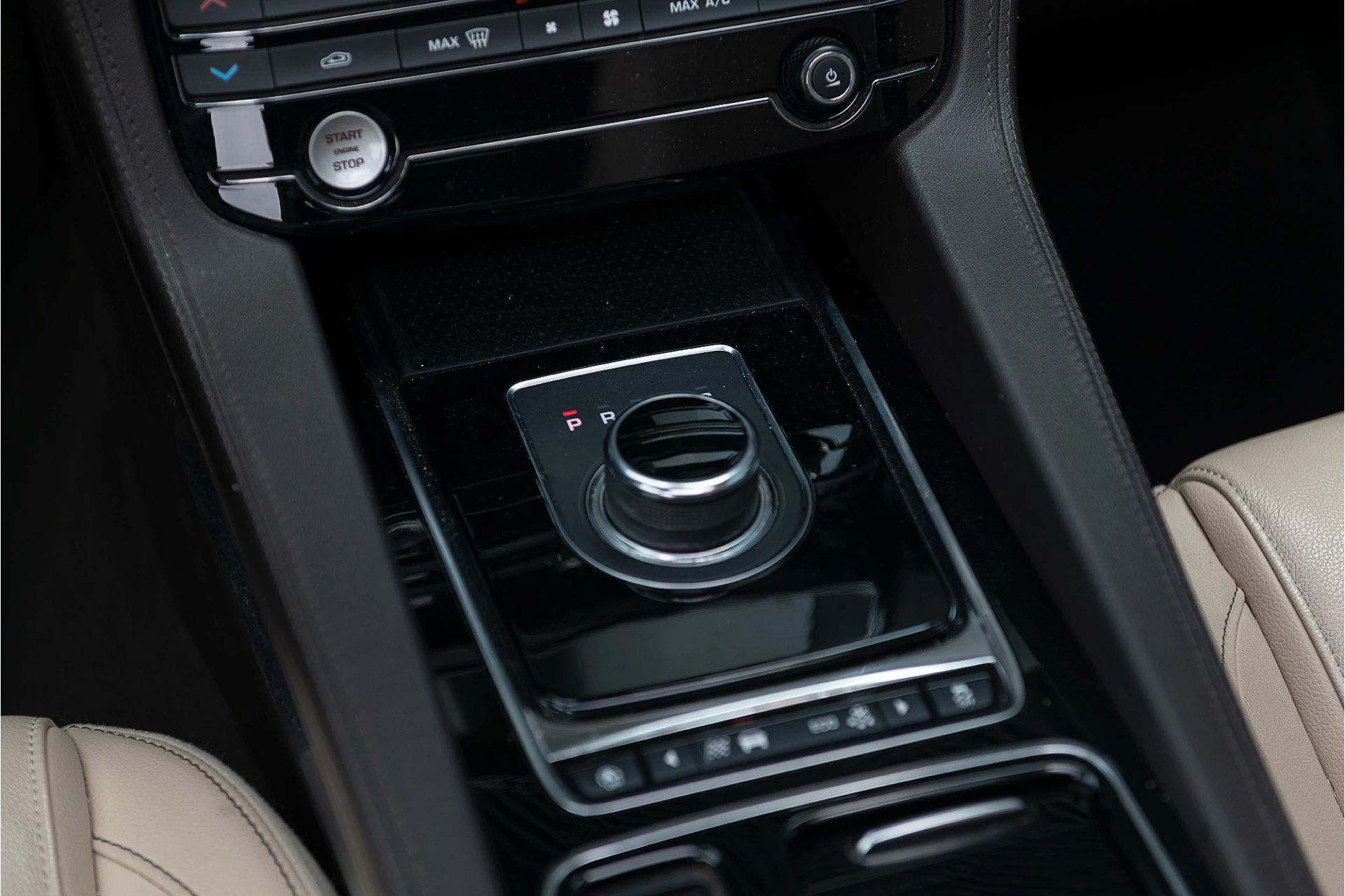 Hoofdafbeelding Jaguar F-PACE