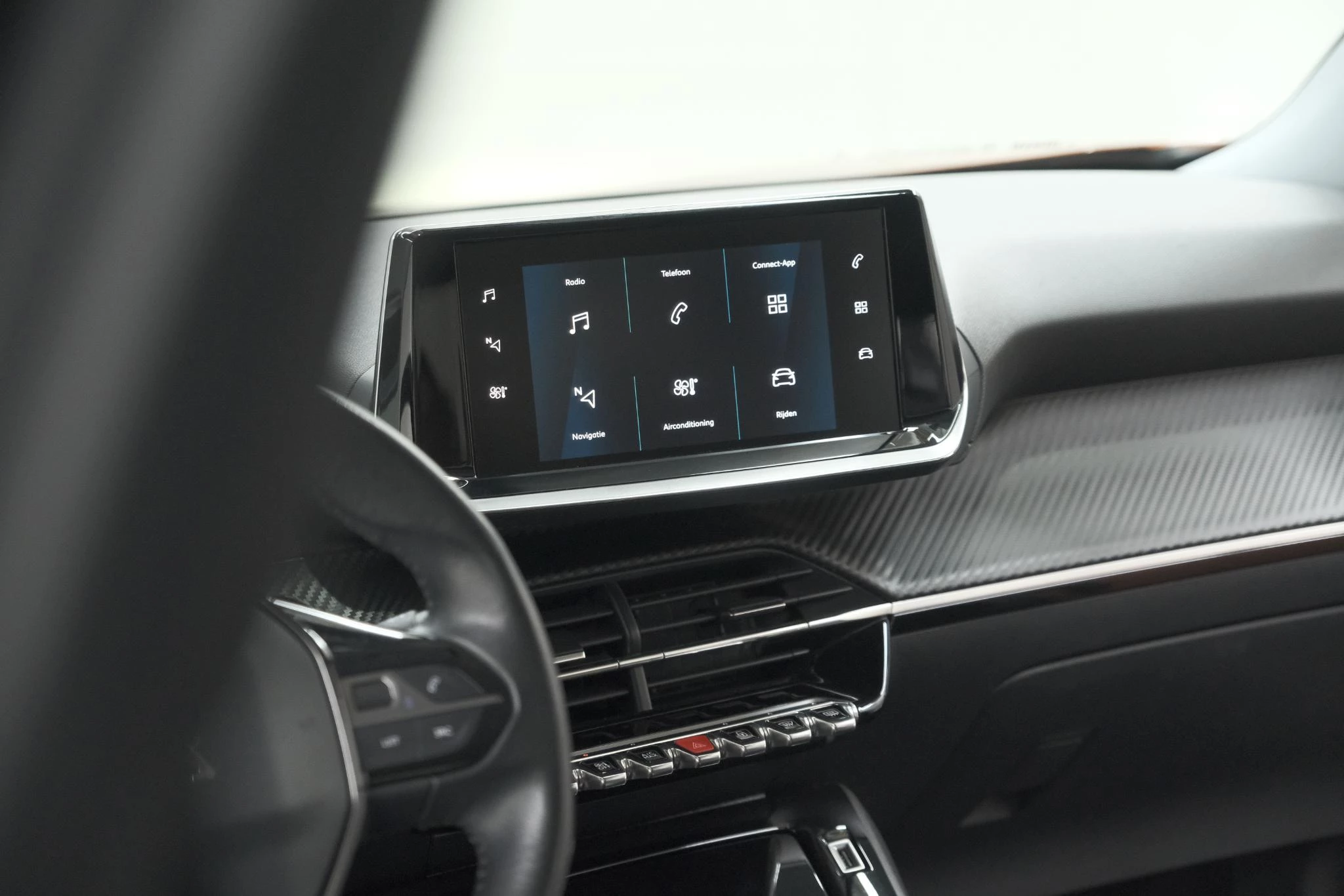 Hoofdafbeelding Peugeot e-2008