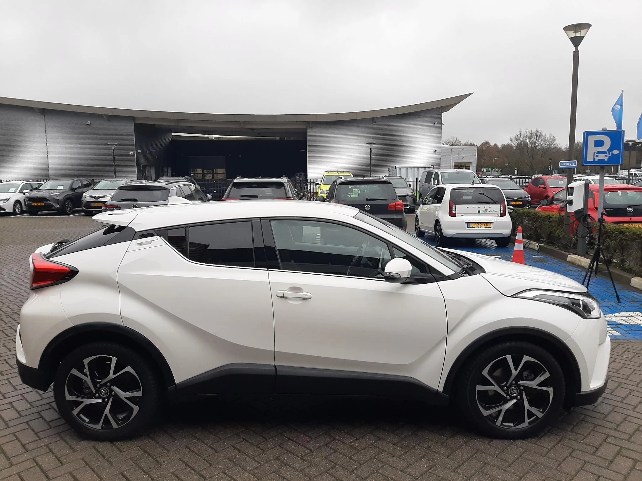 Hoofdafbeelding Toyota C-HR