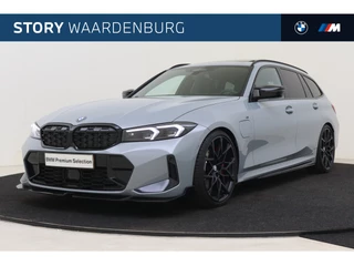 Hoofdafbeelding BMW 3 Serie BMW 3 Serie Touring 330e High Executive M Sport Automaat / Panoramadak / Sportstoelen / Stoelverwarming / Adaptieve LED / Harman Kardon / Parking Assistant Plus / Live Cockpit Professional