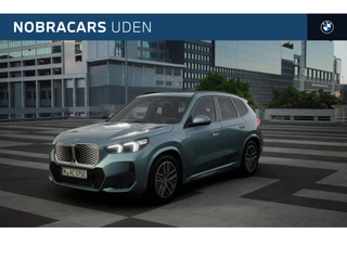 BMW iX1 eDrive20 M Sport / Trekhaak / Achteruitrijcamera / Sportstoelen / M Adaptief onderstel / Comfort Access / Stoelverwarming / Adaptieve LED / Parking Assistant