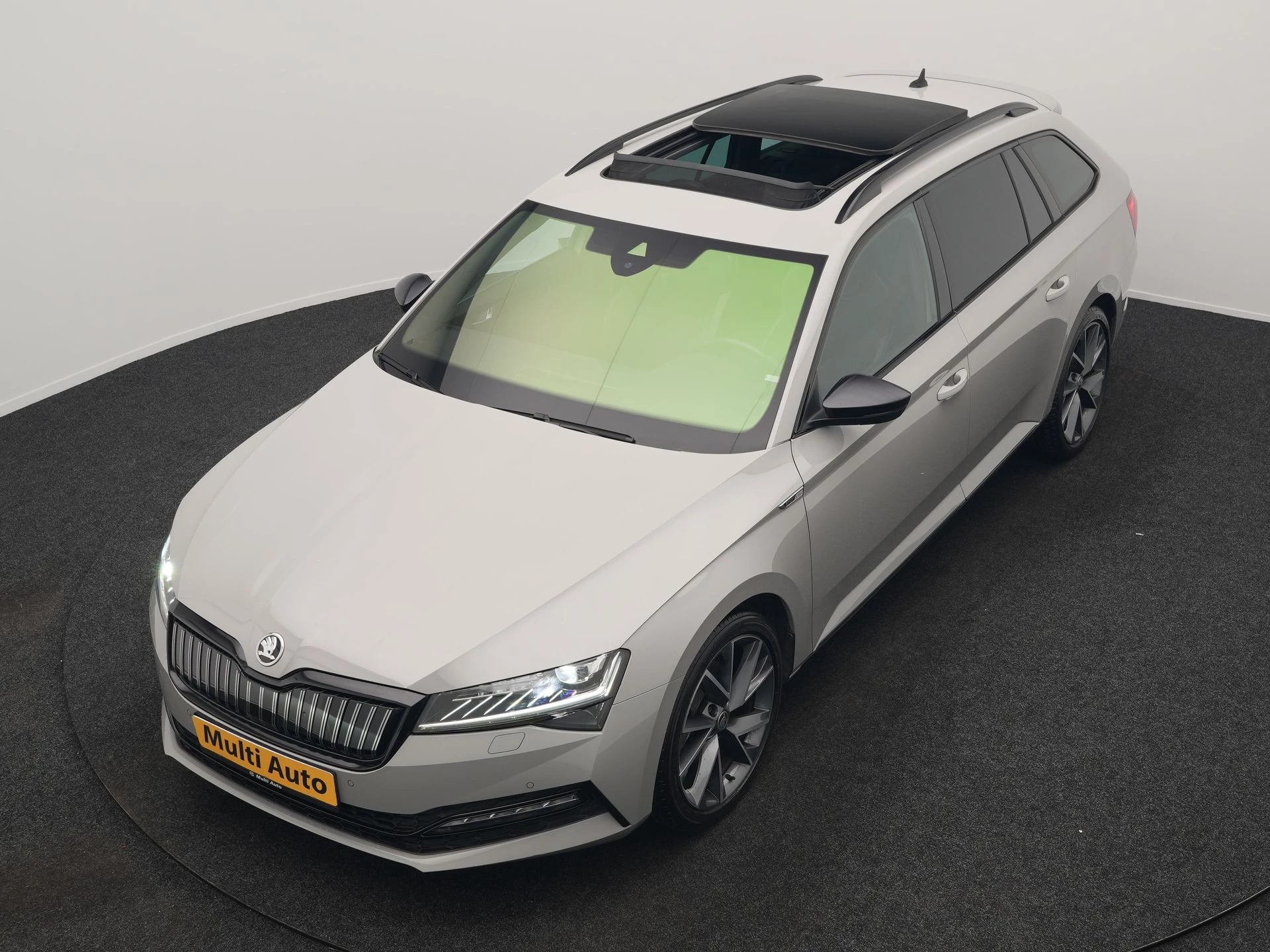 Hoofdafbeelding Škoda Superb