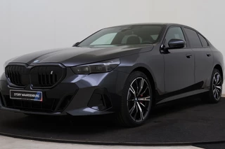 BMW i5 eDrive40 M Sport / Panoramadak / Trekhaak / Comfortstoelen / Parking Assistant Plus / Adaptieve LED / Live Cockpit Professional / Stoelventilatie / Stuurverwarming