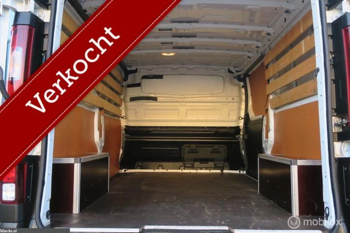 Hoofdafbeelding Nissan NV300