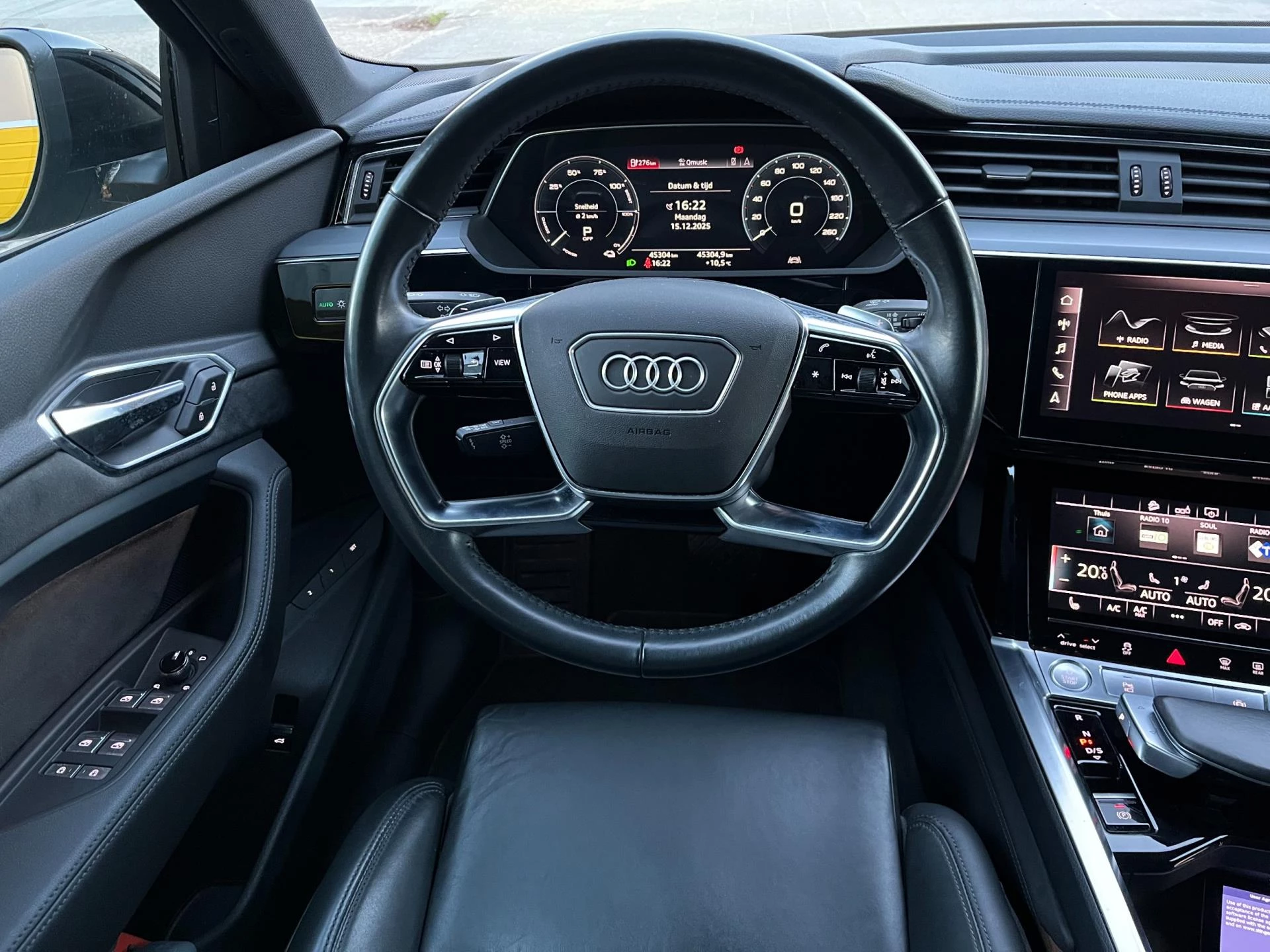 Hoofdafbeelding Audi e-tron