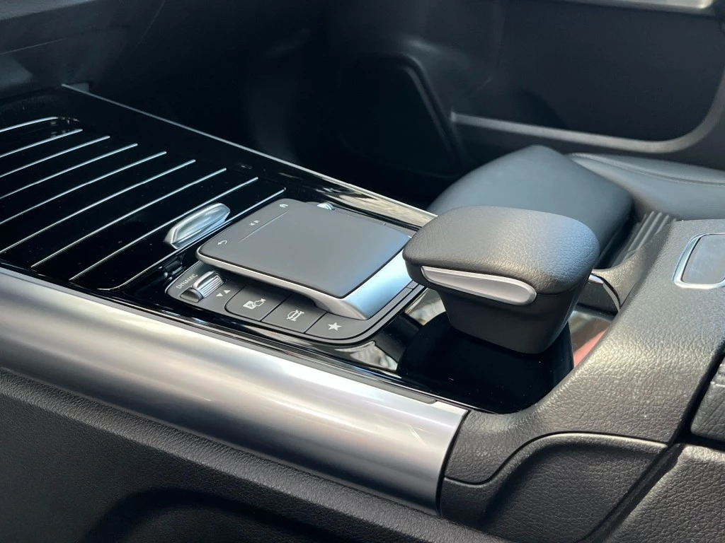 Hoofdafbeelding Mercedes-Benz EQA