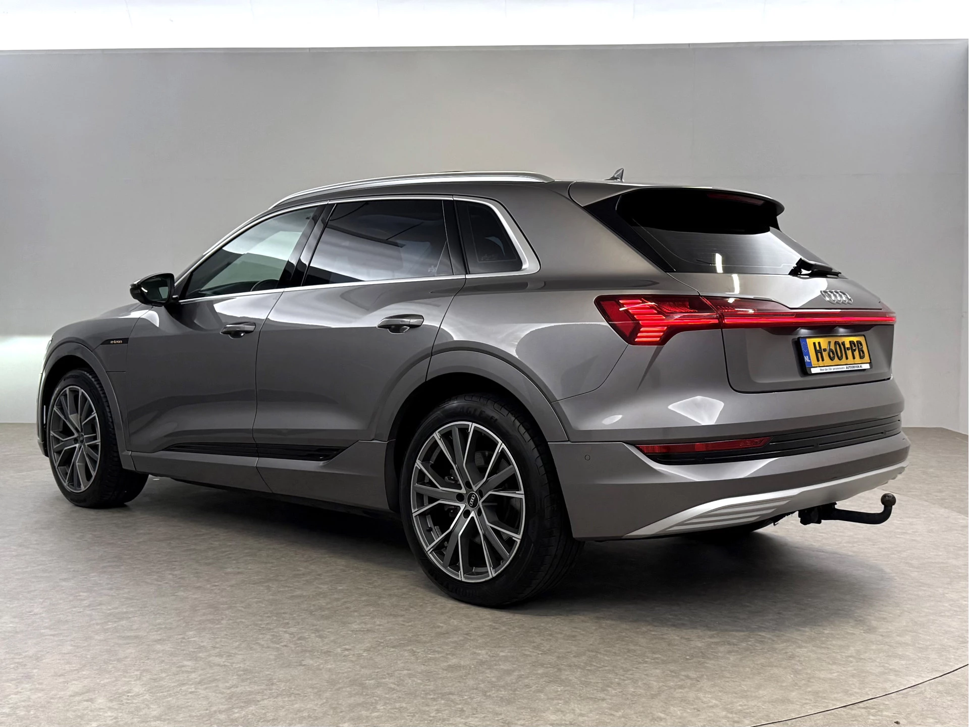 Hoofdafbeelding Audi e-tron