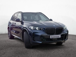 Hoofdafbeelding BMW X5 BMW X5 xDrive50e M Sport Pro | Pano | Harman | 360 cam