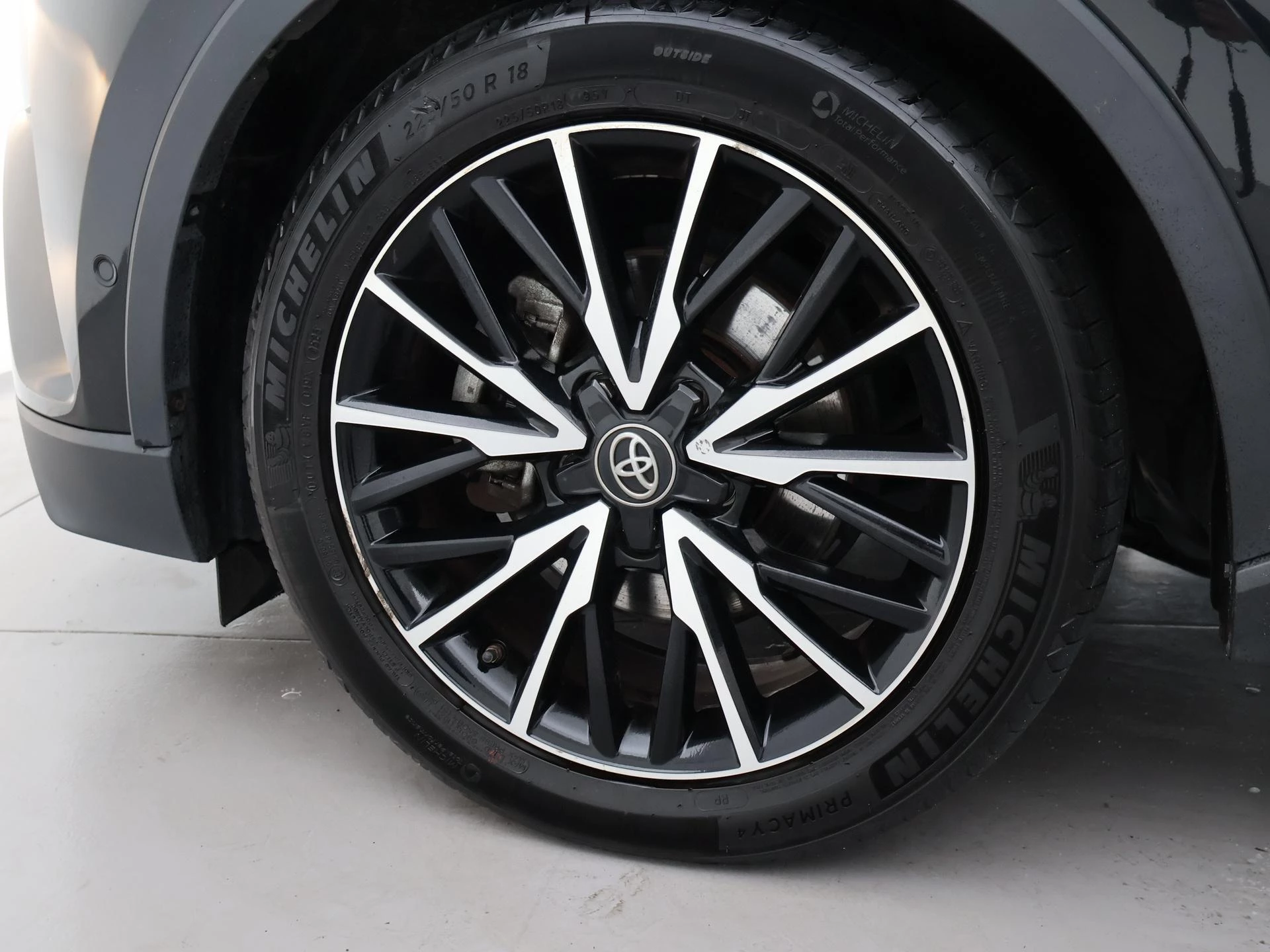 Hoofdafbeelding Toyota C-HR