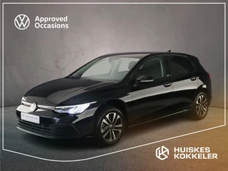 Hoofdafbeelding Volkswagen Golf Volkswagen Golf Life 1.5 TSI 150pk Adaptive cruise control, Parkeersensoren, Navigatie, LED koplampen, Stuurwiel verwarmd, App connect, DAB, Radio, Airco, Bluetooth