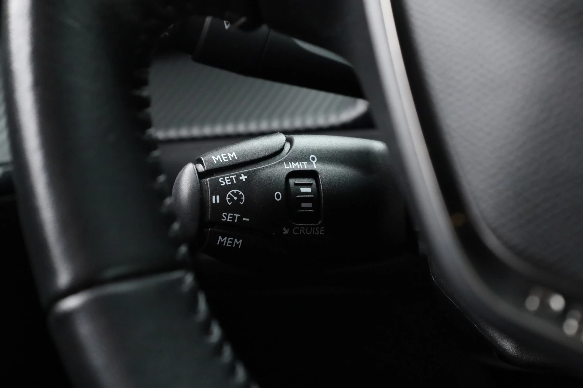 Hoofdafbeelding Peugeot e-2008