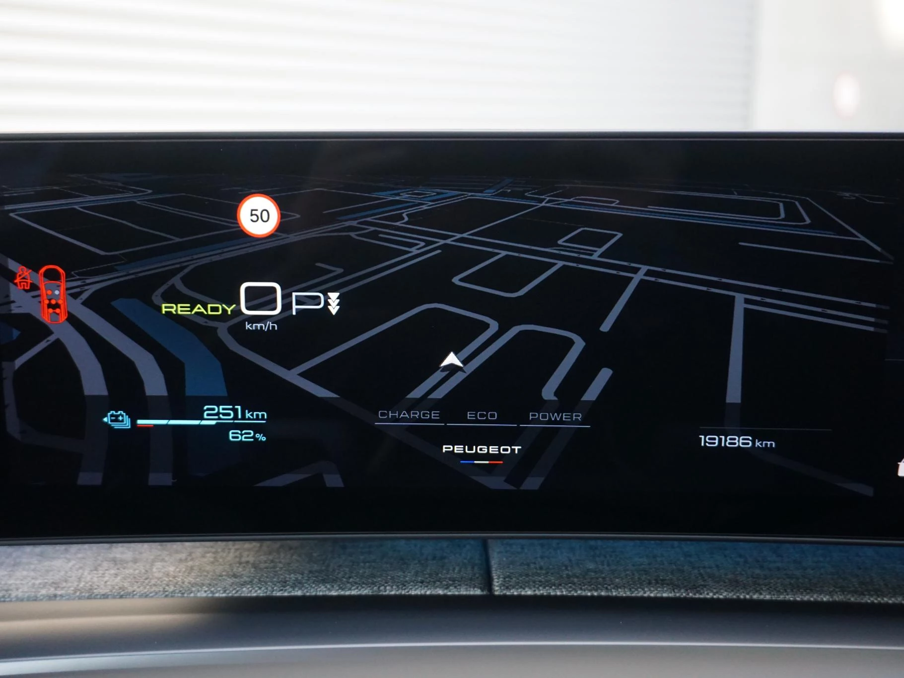 Hoofdafbeelding Peugeot e-5008