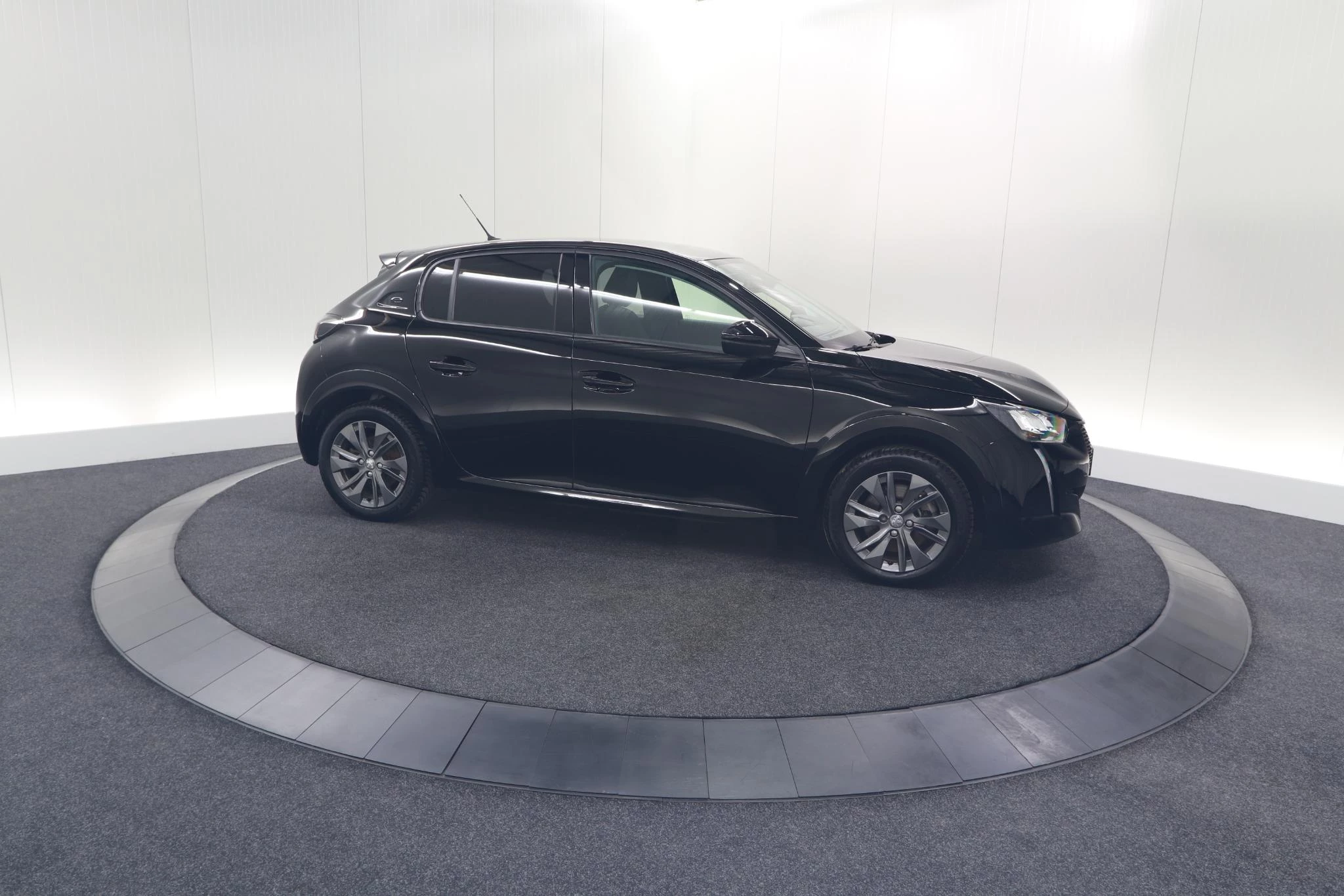 Hoofdafbeelding Peugeot e-208
