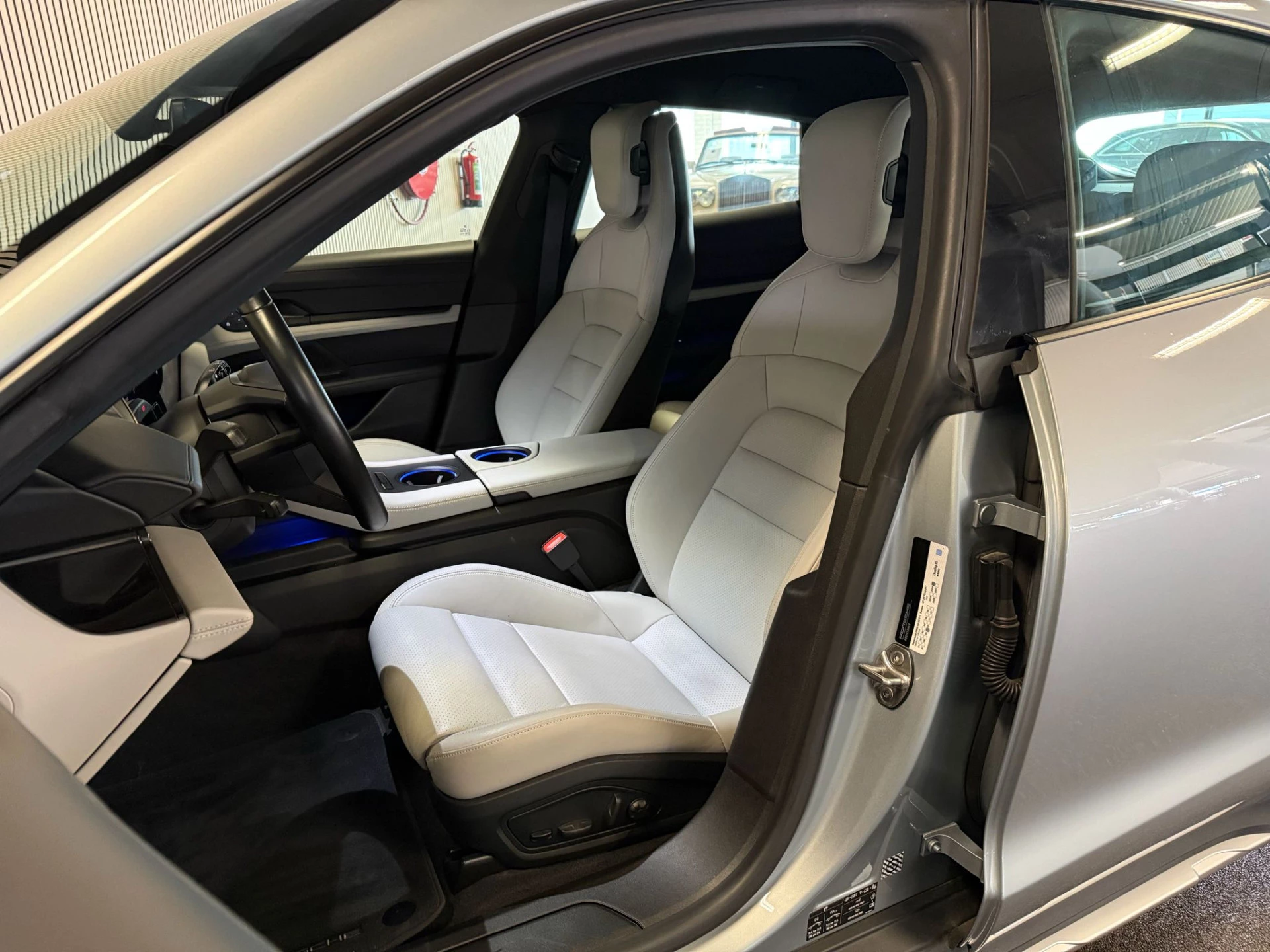 Hoofdafbeelding Porsche Taycan