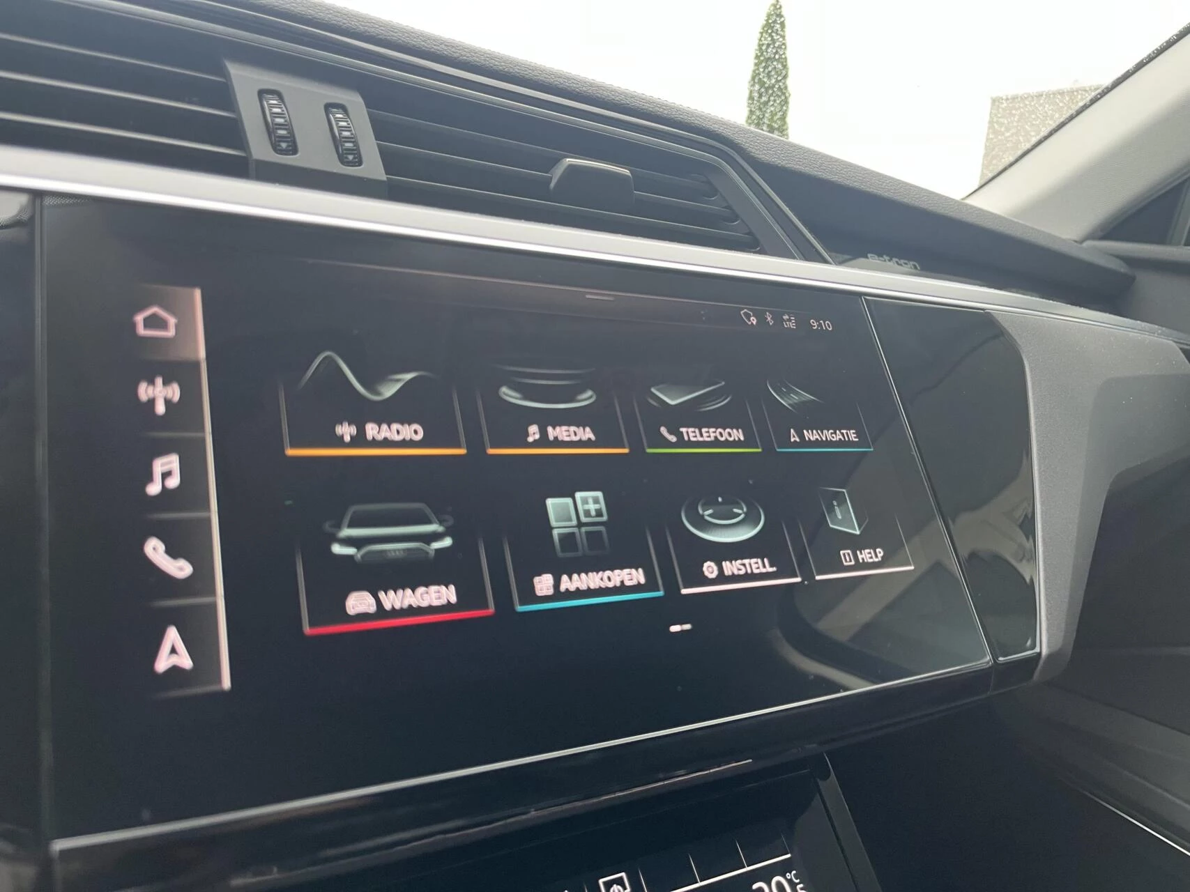 Hoofdafbeelding Audi e-tron
