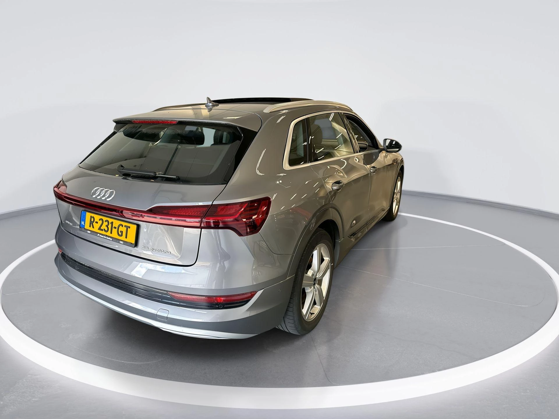 Hoofdafbeelding Audi e-tron