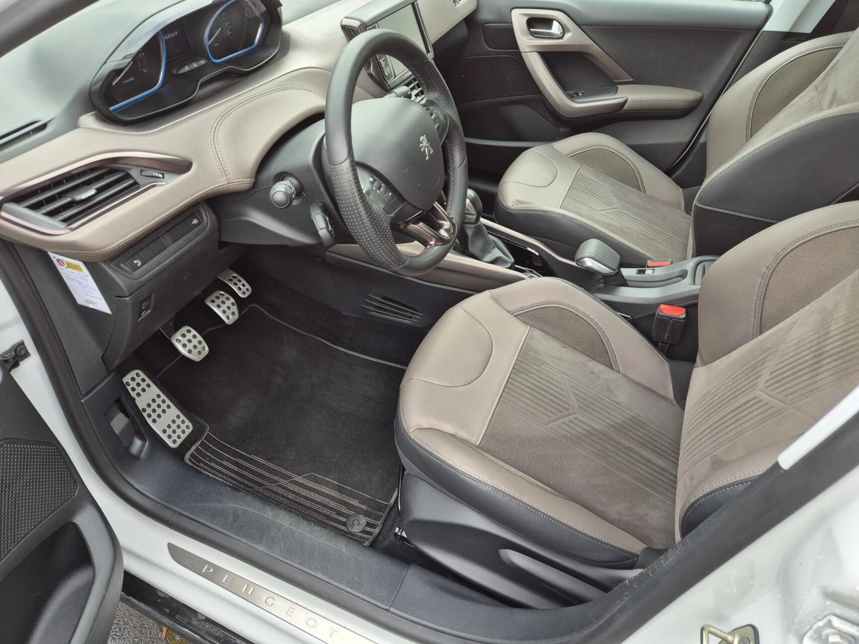 Hoofdafbeelding Peugeot 2008